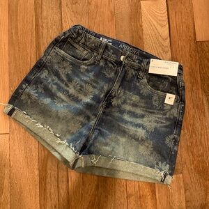 NWT high rise Arizona Jean Co Denim Floral Printed Shorts